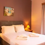 Apagio מלון דירות מיקרוס גיאלוס