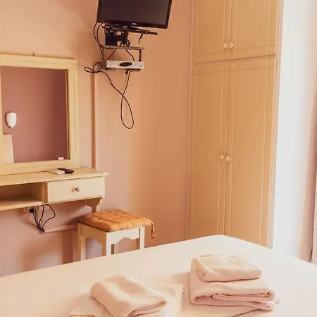 Apartahotel Apagio Mikros Gialos